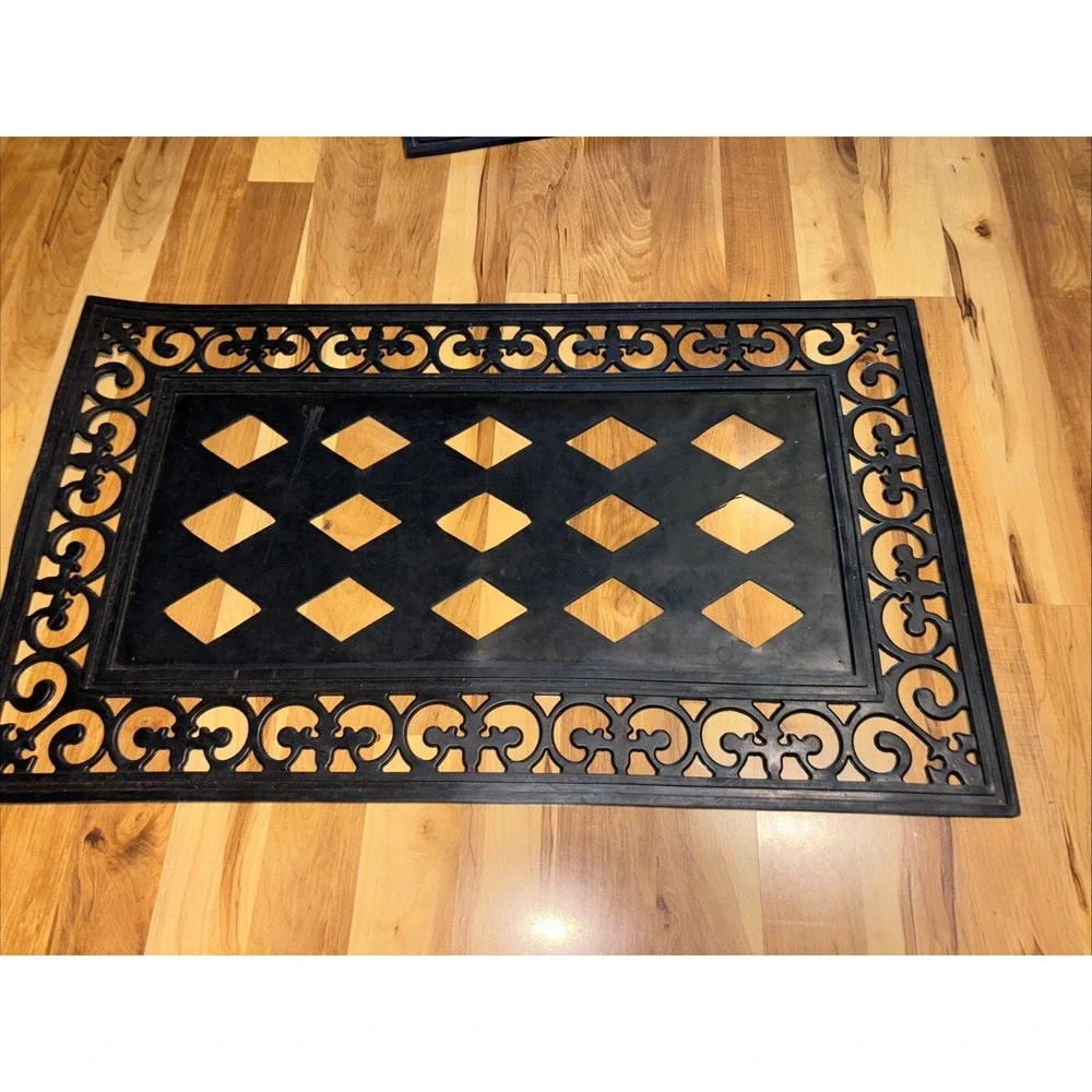 Evergreen Sassafras Changeable Mat and Christmas Labrador Retrievers Insert.